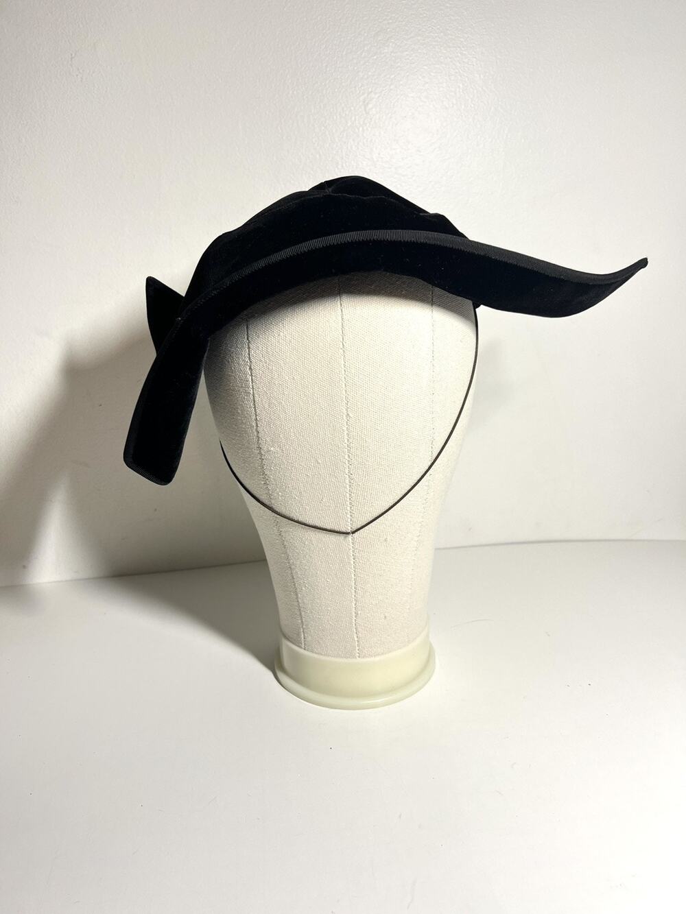 VTG 1930's 1940's Lyzon NY Women's Black Velvet Cocktail Wedding Derby Hat OS